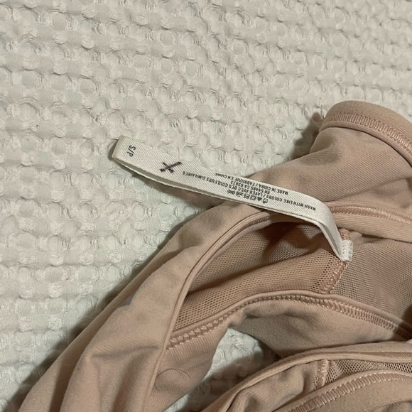 Aerie Play & Chill Blush colored Zip-up Sports Bra, Size small - Picture 4 of 5